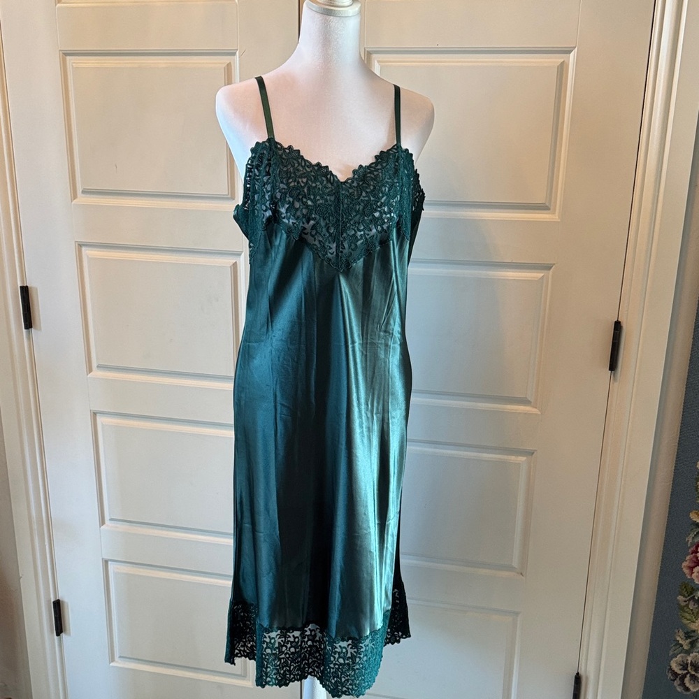 Cabernet Lace Trim Chemise in Deep Green/Teal